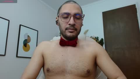 Snapshot of dami_duarte chatting on 12-17-25, 12:38 Damian Duarte online show from 12-17-25, 12:38