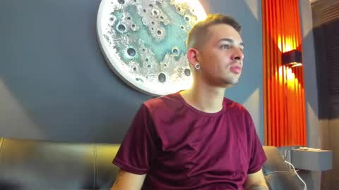 Snapshot of damian__oliver chatting on 12-07-24, 02:53 Damian Oliver online show from 12-07-24, 02:53