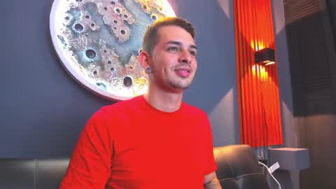 Snapshot of damian__oliver chatting on 12-16-24, 07:26 Damian Oliver online show from 12-16-24, 07:26