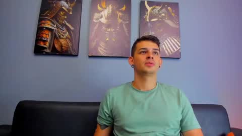 Snapshot of damian__oliver chatting on 02-13-25, 06:52 Damian Oliver online show from 02-13-25, 06:52