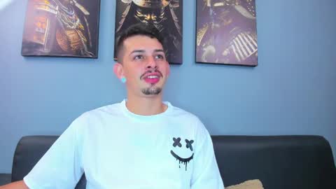 Snapshot of damian__oliver chatting on 10-21-25, 05:52 Damian Oliver online show from 10-21-25, 05:52