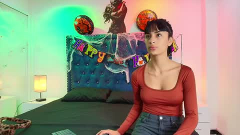 Snapshot of damian_and_roxanne chatting on 11-02-25, 12:29 DAMIAN AND ROXANNE. online show from 11-02-25, 12:29