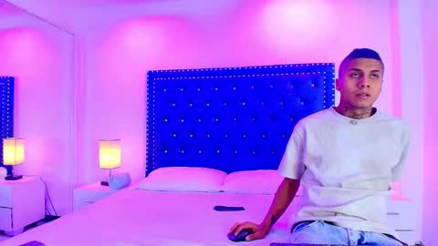 Snapshot of damian_and_roxanne chatting on 11-15-25, 12:45 DAMIAN AND ROXANNE. online show from 11-15-25, 12:45