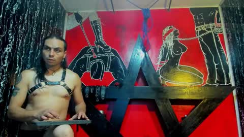 Snapshot of damian_and_tiana chatting on 11-14-25, 05:28 damian_and_tiana online show from 11-14-25, 05:28