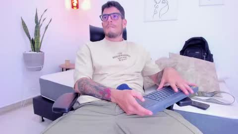 D A M I A N online show from 10-28-25, 08:22