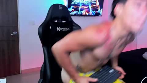 Damian online show from 10-10-25, 10:25