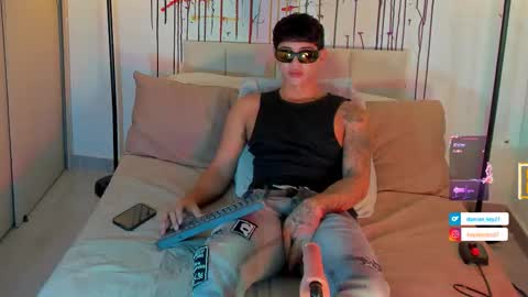 Snapshot of damian_queen chatting on 11-04-25, 07:02 damian key online show from 11-04-25, 07:02