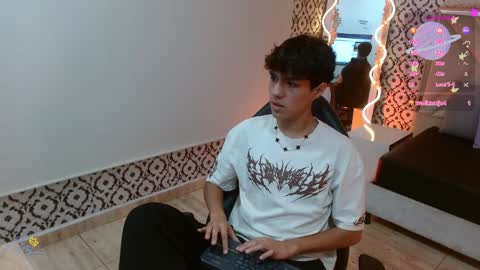 Snapshot of damian_tay chatting on 04-10-26, 11:26 damian_tay online show from 04-10-26, 11:26