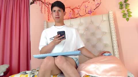 Snapshot of damiann1_ chatting on 11-08-25, 05:18 Damian online show from 11-08-25, 05:18