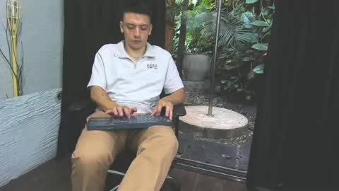 Snapshot of damianphill chatting on 01-17-25, 08:00 Damian Phill online show from 01-17-25, 08:00