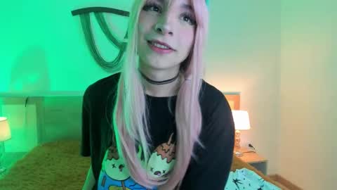 Snapshot of damiian20_ chatting on 11-27-25, 12:18 Damian online show from 11-27-25, 12:18