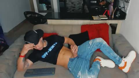 Snapshot of dammianmilleroficial chatting on 01-18-26, 06:39 INSTAGRAM DAMMIANMILLEROFICIAL online show from 01-18-26, 06:39