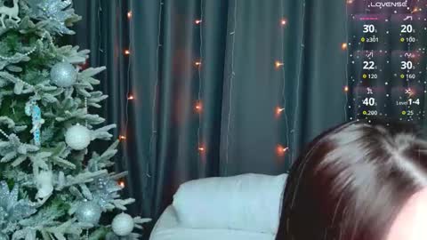 Snapshot of damn_bae__ chatting on 01-14-26, 02:39 Julia online show from 01-14-26, 02:39