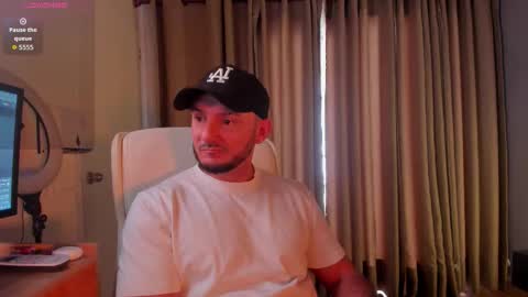 Snapshot of damonsantos chatting on 10-23-25, 03:33 D A M O N online show from 10-23-25, 03:33