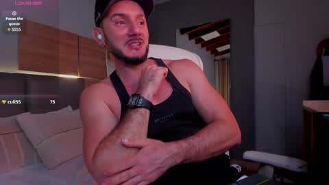 Snapshot of damonsantos chatting on 11-08-25, 06:40 D A M O N online show from 11-08-25, 06:40