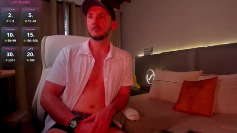 Snapshot of damonsantos chatting on 11-28-25, 07:16 D A M O N online show from 11-28-25, 07:16