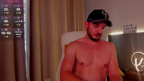 Snapshot of damonsantos chatting on 11-29-25, 07:39 D A M O N online show from 11-29-25, 07:39