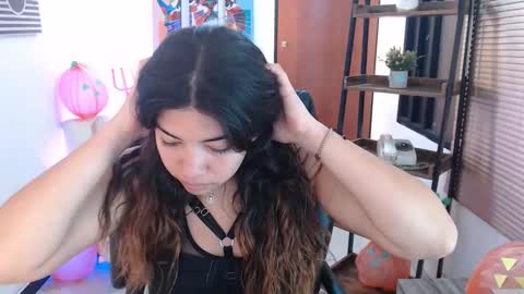 Veronica online show from 10-31-25, 10:38