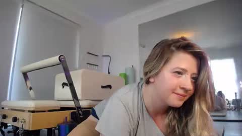 Dani Sunshine online show from 12-22-25, 01:24