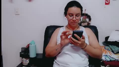 dani y jocelyn online show from 12-06-24, 01:07