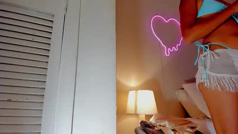 Snapshot of dani_skinny_ chatting on 11-04-25, 11:42 Hi I am Dani online show from 11-04-25, 11:42