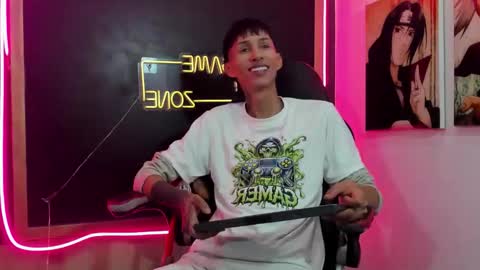 daniel_deluc77 online show from 12-18-25, 12:22