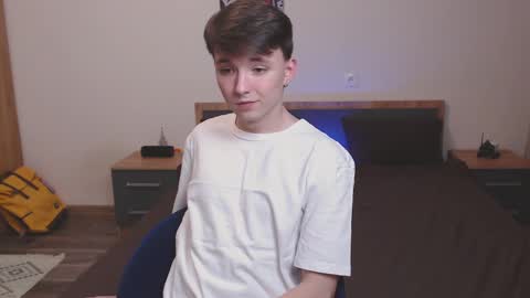 Snapshot of daniel_isaak chatting on 02-22-25, 07:25 Daniel Jerry online show from 02-22-25, 07:25