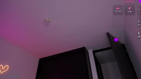 Snapshot of daniela_hornny chatting on 02-25-25, 06:36 dani h0rx online show from 02-25-25, 06:36