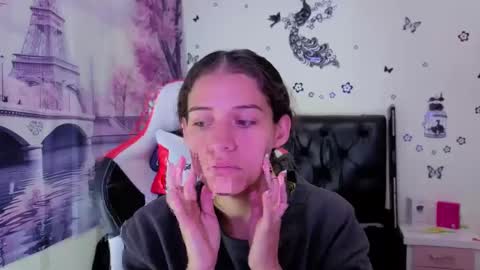 Snapshot of daniela_rivasth chatting on 09-15-25, 01:11 danielarivasth online show from 09-15-25, 01:11