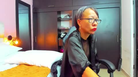 lorena online show from 02-18-25, 01:43