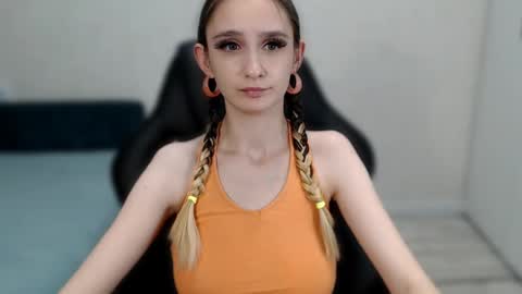 Daniella Martin online show from 01-10-25, 04:12