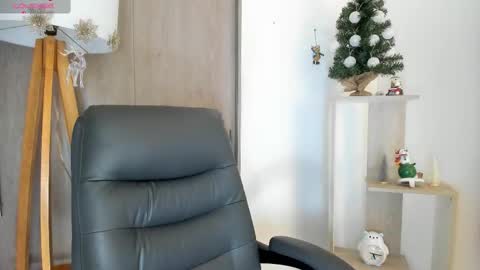 Danielle Rose online show from 11-30-25, 10:58