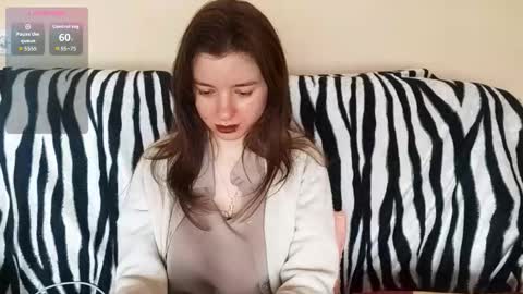 Snapshot of daniellevaulet chatting on 02-17-26, 07:05 Mia online show from 02-17-26, 07:05