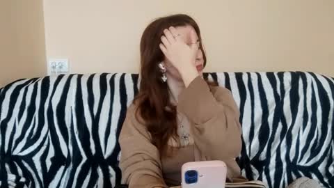 Mia online show from 04-05-26, 06:21