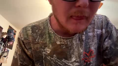 Snapshot of danielp_mod_cb chatting on 01-12-25, 10:01 Daniel y. online show from 01-12-25, 10:01
