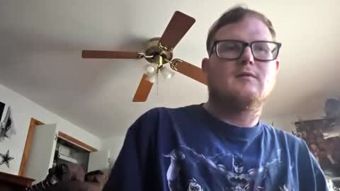 Snapshot of danielp_mod_cb chatting on 09-11-25, 10:32 Daniel y. online show from 09-11-25, 10:32