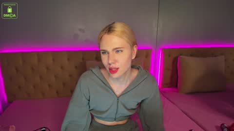 Snapshot of danielpaige_ chatting on 12-25-24, 02:23 GABRIEL online show from 12-25-24, 02:23