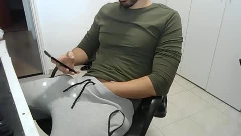 Snapshot of danielsexy400789 chatting on 12-07-24, 10:12 daniell sexy body online show from 12-07-24, 10:12