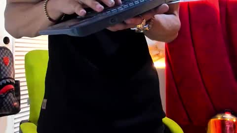 Dani online show from 12-23-25, 03:59