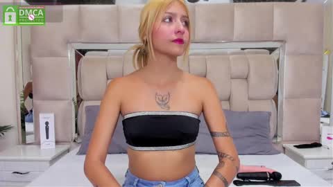 Snapshot of daniiela_beteche777 chatting on 11-07-25, 12:49 DANIELA online show from 11-07-25, 12:49