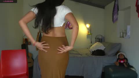 danalle .. online show from 10-22-25, 09:36