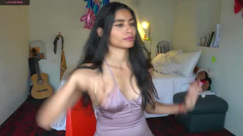 danalle .. online show from 11-09-25, 07:34