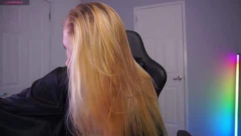 Hi my name is Anna. Please say hello I like to chat with you. If u have request use Tip option .Thank you online show from 12-15-24, 01:35
