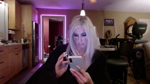 DanikaWhite69 online show from 02-06-25, 07:13