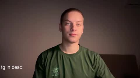 Snapshot of danila_trezzini chatting on 10-19-25, 09:15 danila online show from 10-19-25, 09:15