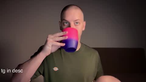 Snapshot of danila_trezzini chatting on 10-20-25, 10:10 danila online show from 10-20-25, 10:10