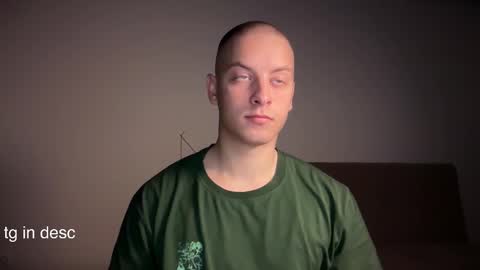 Snapshot of danila_trezzini chatting on 10-22-25, 01:28 danila online show from 10-22-25, 01:28