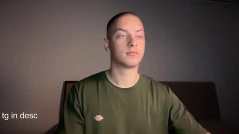 Snapshot of danila_trezzini chatting on 10-25-25, 03:47 danila online show from 10-25-25, 03:47