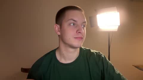 Snapshot of danila_trezzini chatting on 11-17-25, 01:11 danila online show from 11-17-25, 01:11