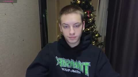 Snapshot of danila_trezzini chatting on 12-13-25, 08:36 danila online show from 12-13-25, 08:36